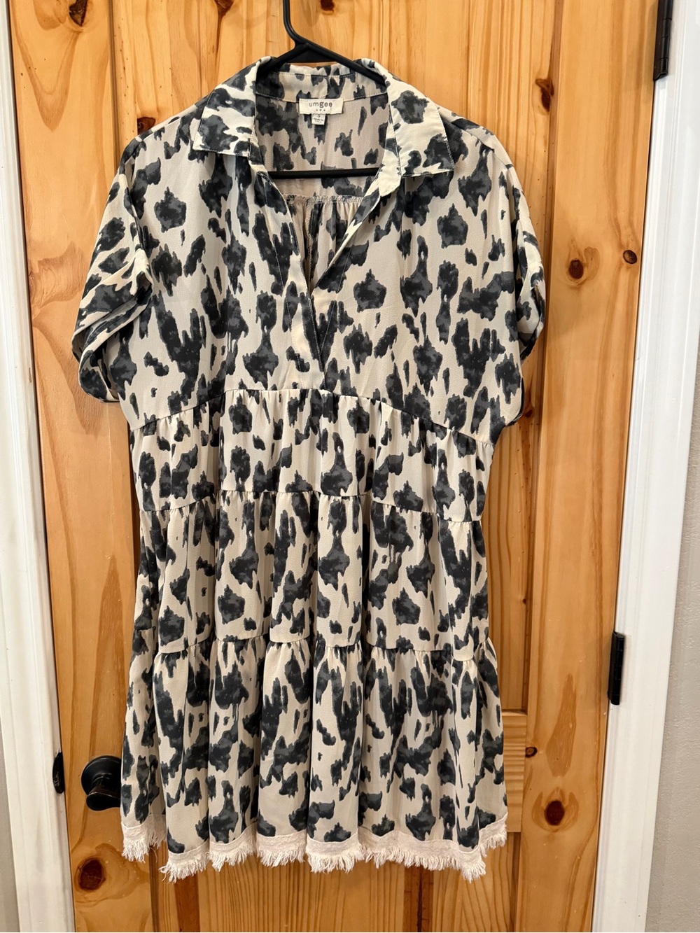 Umgee Black and Cream Tiered Short-Sleeve Collared Dress